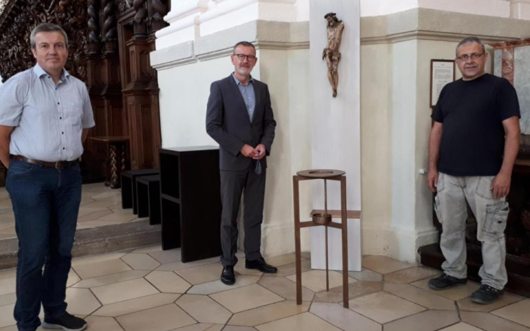 Christus ohne Arme an einer Eichen-Stele