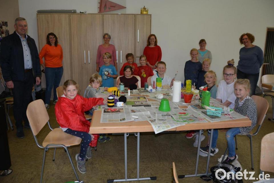 Kinder basteln Insektenhotel und erkunden Kirchenschätze der Basilika