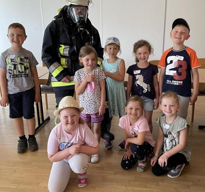 Kinderhaus St. Michael besucht Feuerwehr
