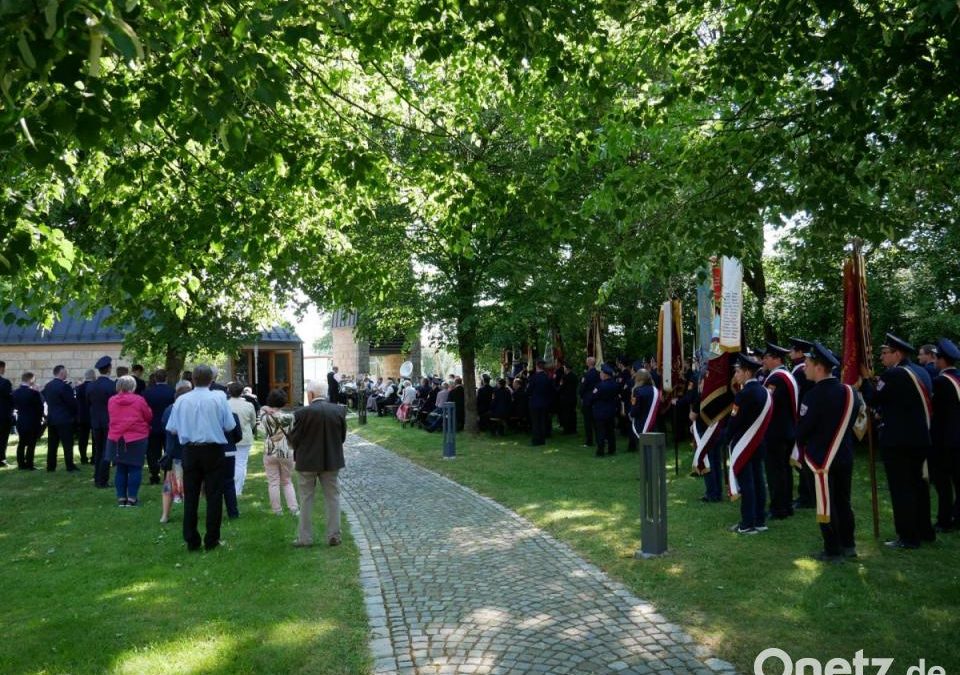 Gottesdienst und Festbetrieb zum Jubiläum der FW Querenbach