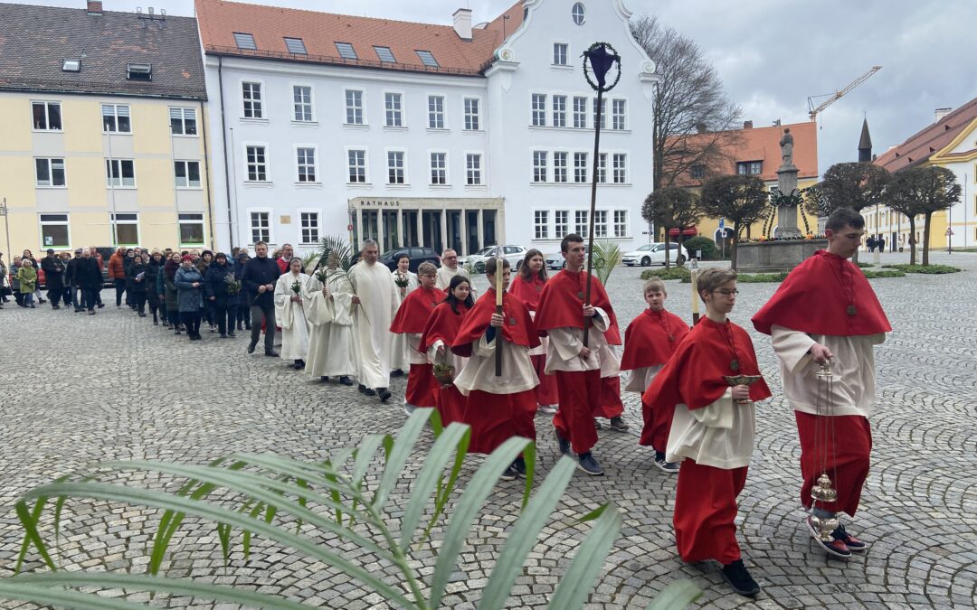 Palmsonntag – Palmweihe mit Prozession in die Basilika