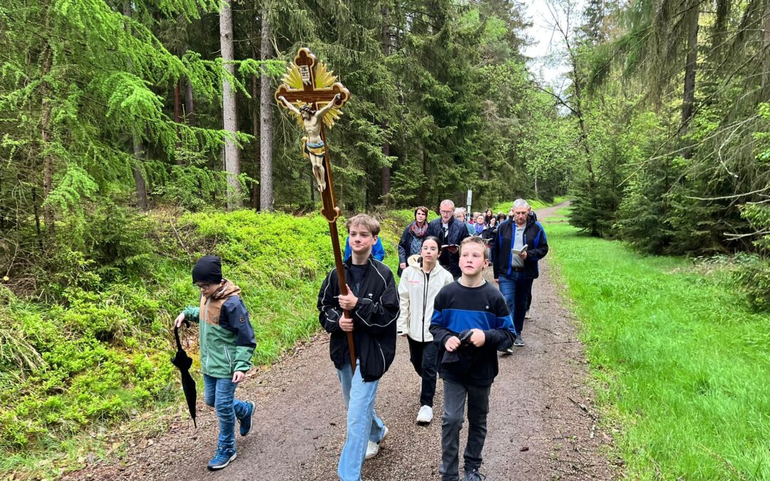 Bittprozessionen – im Ge(h)bet auf dem Weg